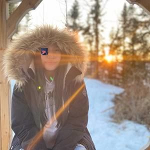 Meet your Posher, Chloe